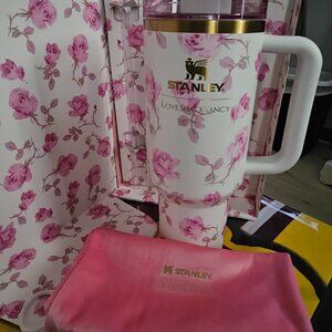 New Stanley LoveShack fancy Quencher Tumbler 40oz
